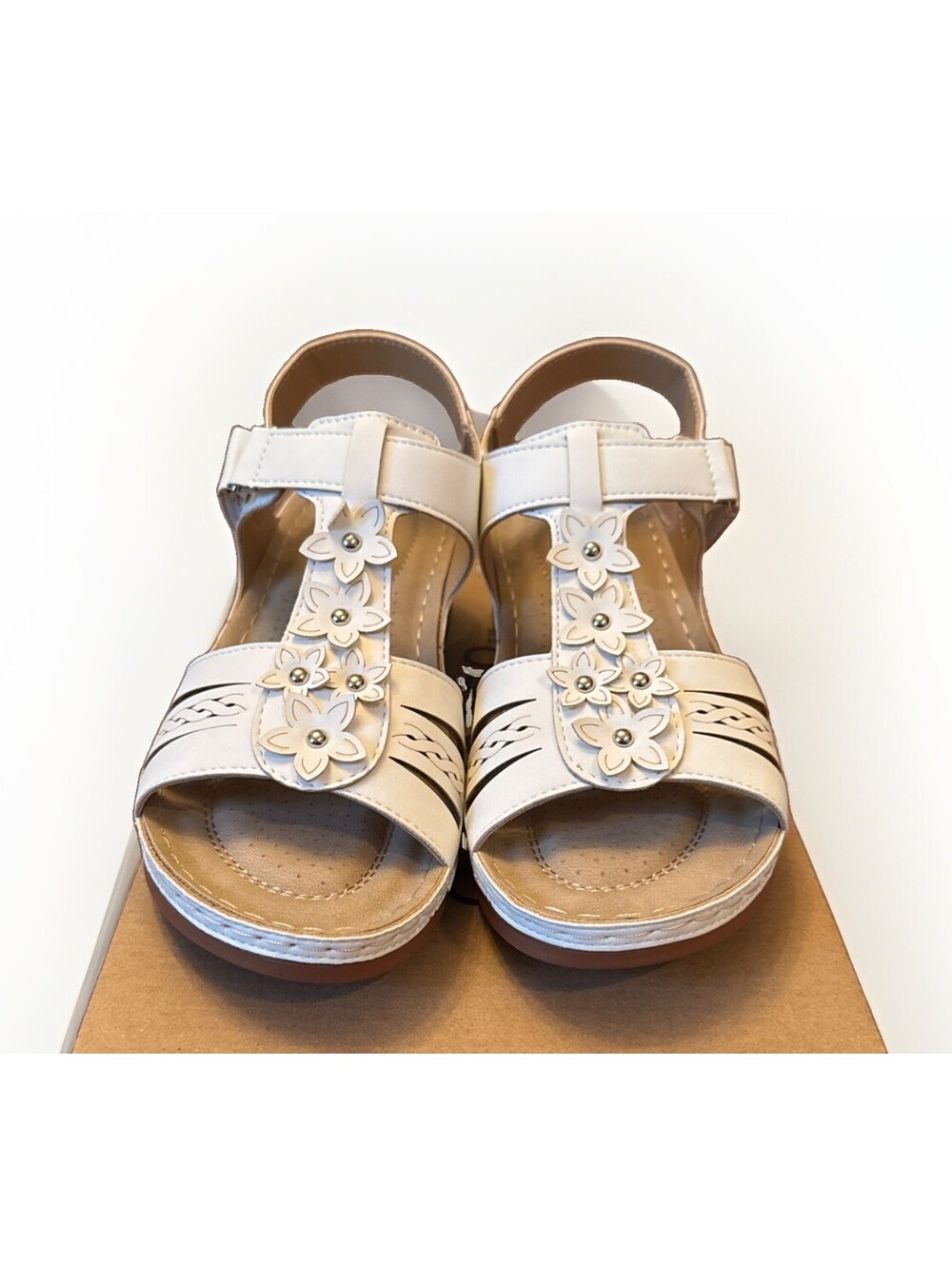 NIB Qierhaoo Ferry 3 White Women’s Sandals with Cushioned Footbed Size 7 - Picture 3 of 5